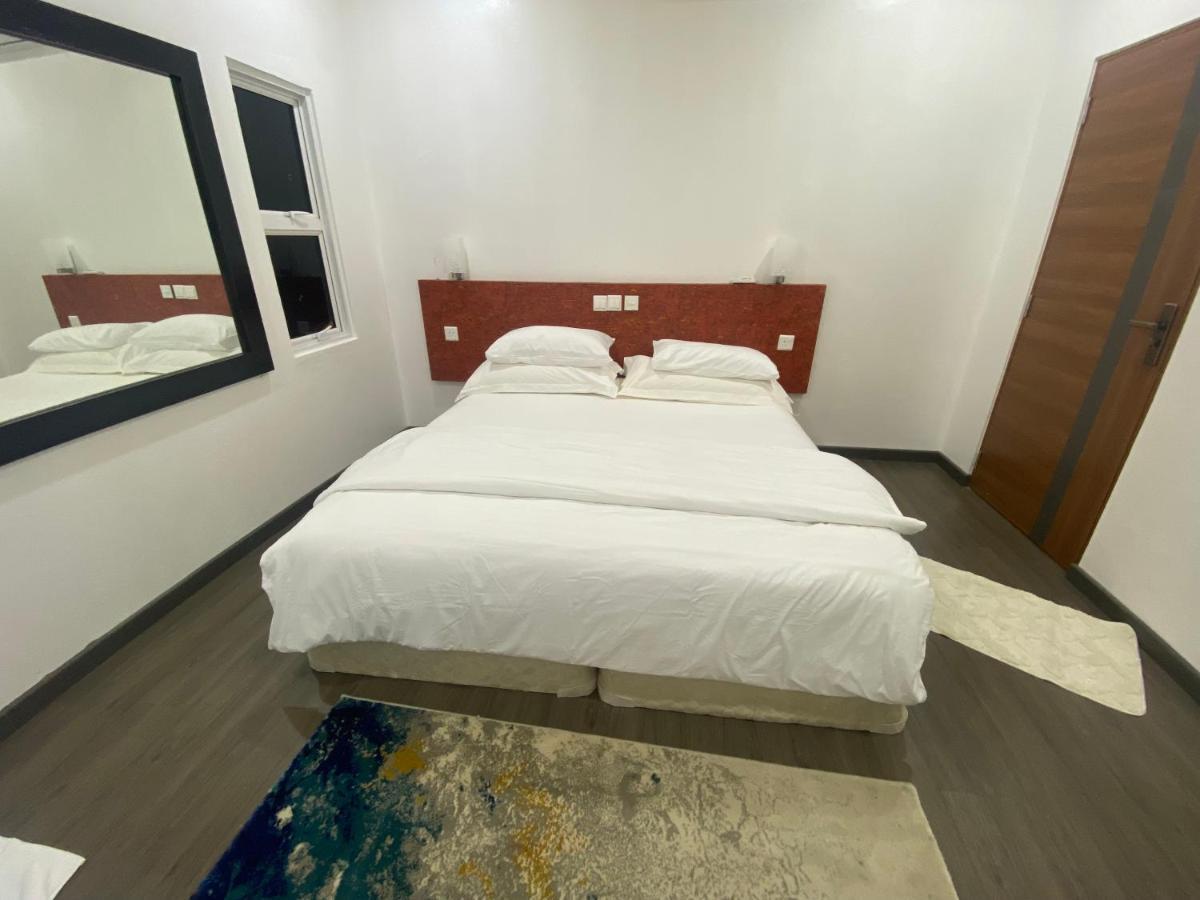 Fatims Beach House Maafushi Buitenkant foto